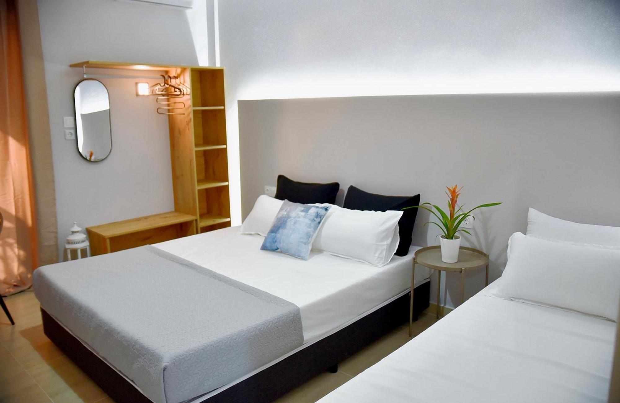 Room Nine 9 Beachfront Apartments Nea Kallikrateia Kültér fotó