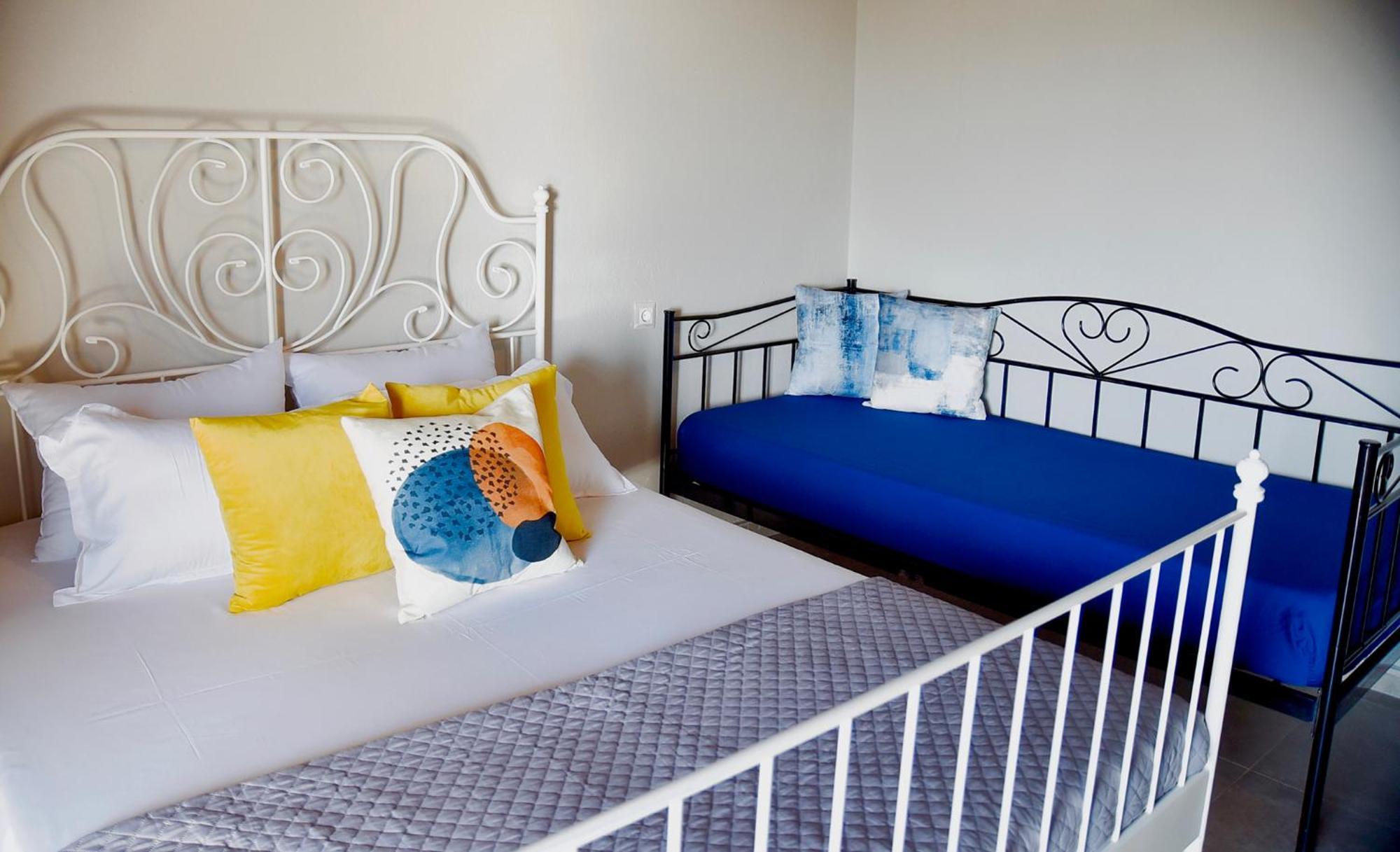 Room Nine 9 Beachfront Apartments Nea Kallikrateia Kültér fotó