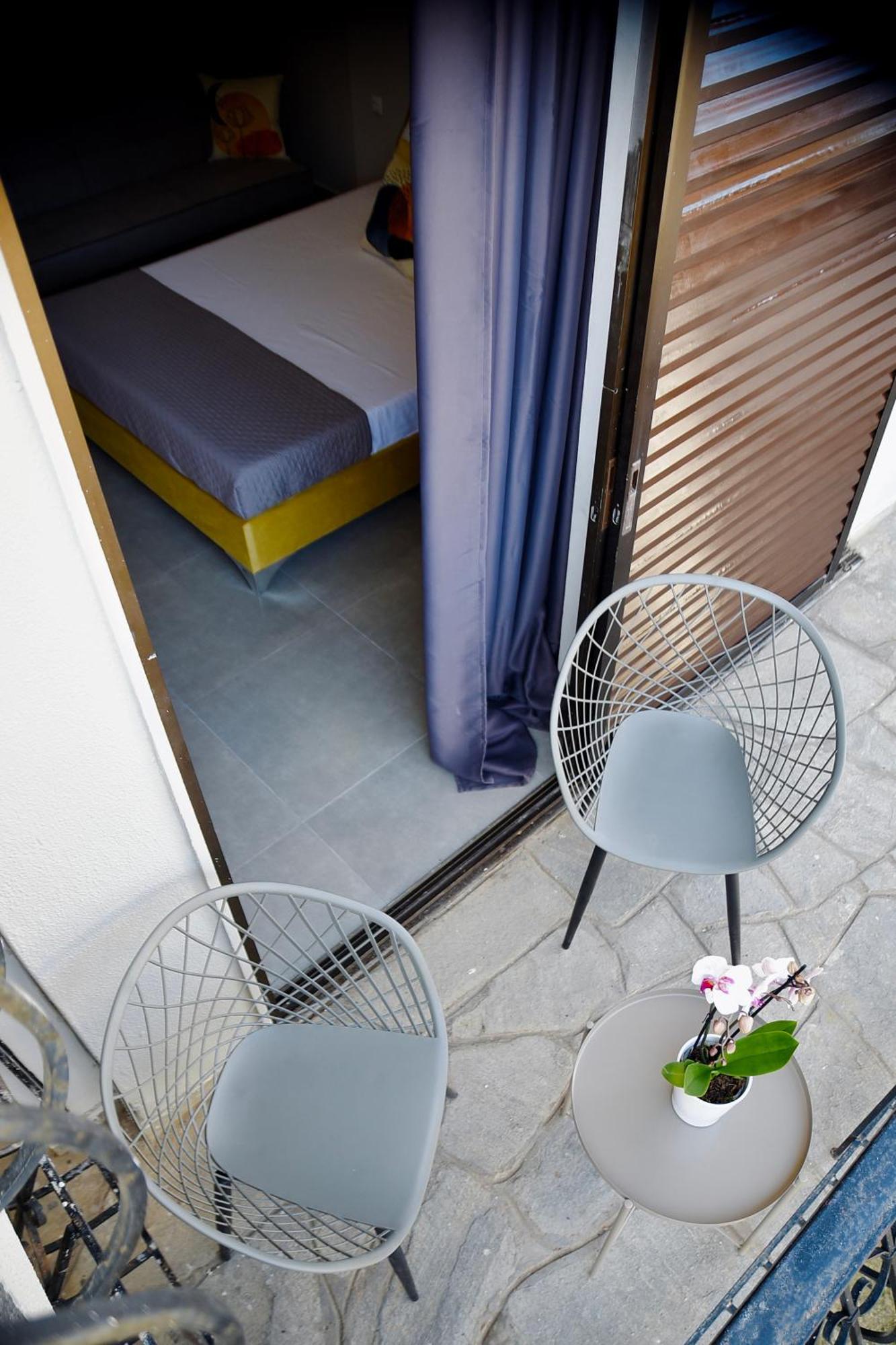Room Nine 9 Beachfront Apartments Nea Kallikrateia Kültér fotó