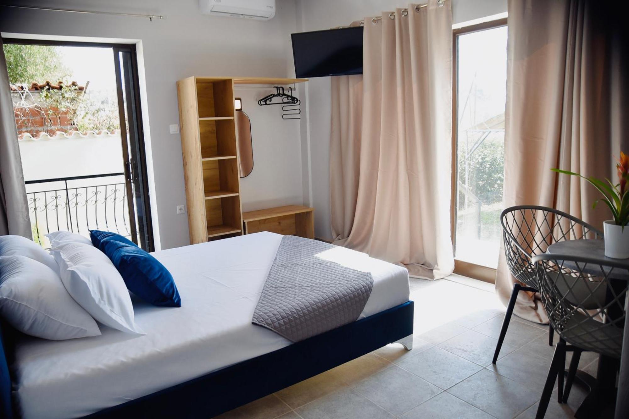 Room Nine 9 Beachfront Apartments Nea Kallikrateia Kültér fotó