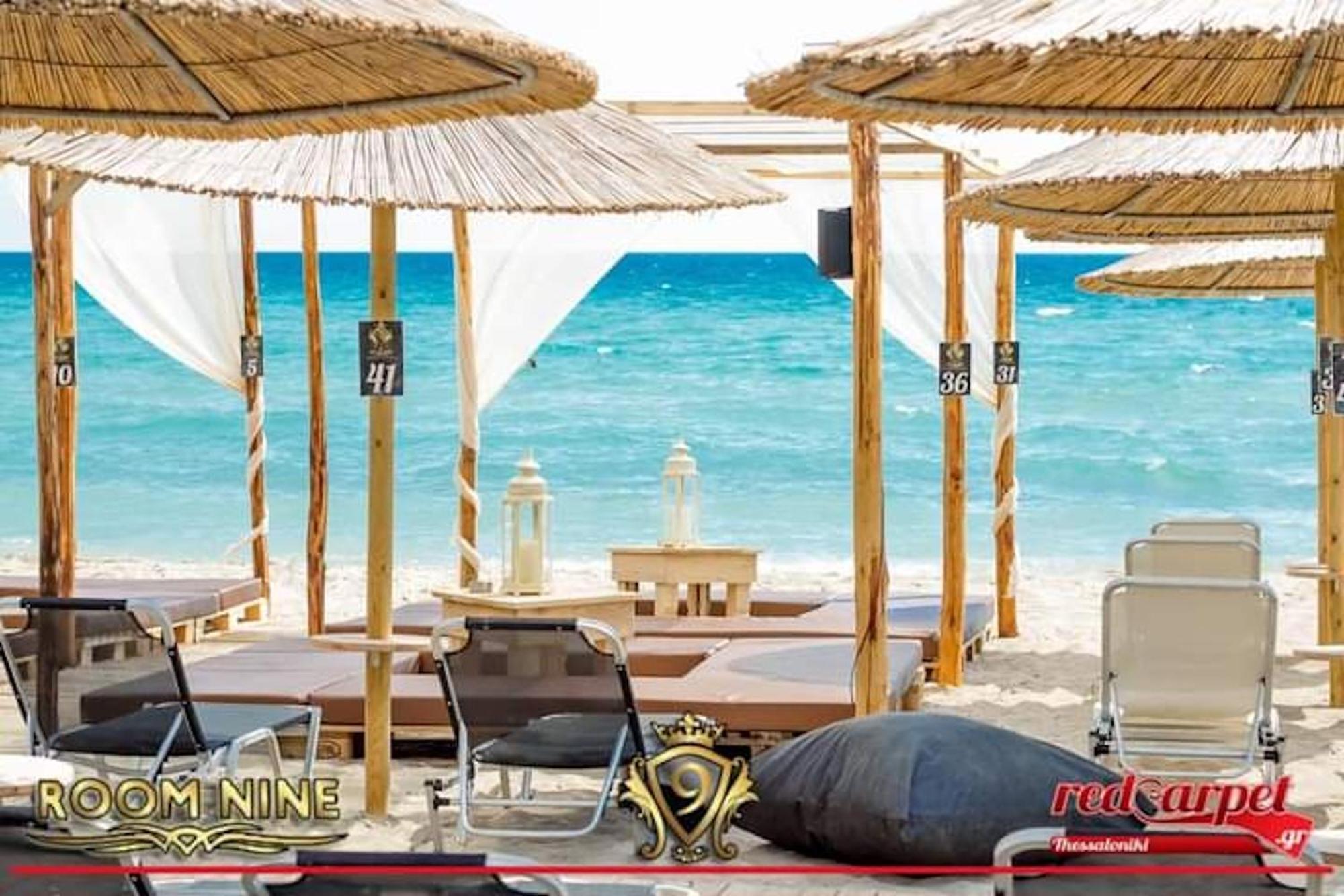 Room Nine 9 Beachfront Apartments Nea Kallikrateia Kültér fotó